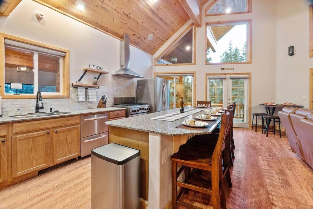 Chalet Canyon Country Duck Creek Village